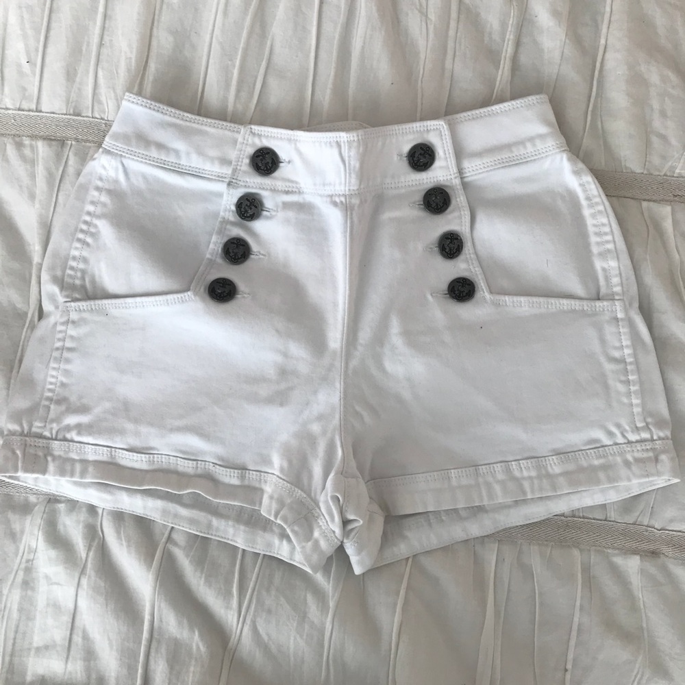 High waisted sailor shorts with anchor buttons